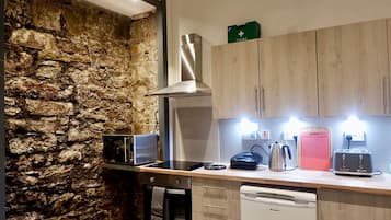 Coffee/tea maker, electric kettle