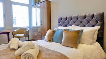 Super King/ Twin Room A2 | Free WiFi, bed sheets