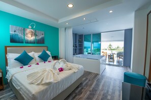 Suite familiar, 2 habitaciones, bañera de hidromasaje, vistas al mar | Ropa de cama de alta calidad, minibar, caja fuerte