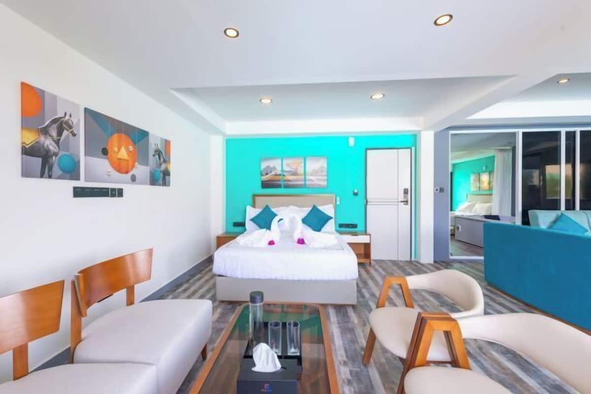 1 bedroom, premium bedding, minibar, in-room safe