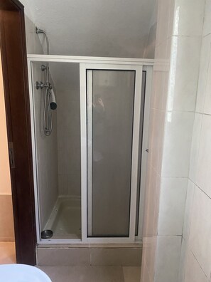 Shower, hair dryer - GROUND FLOOR PAVILION (aroeira)
