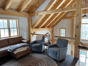 Smart TV, fireplace - Ski house less than one mile from Sugarbush! (Waitsfield)