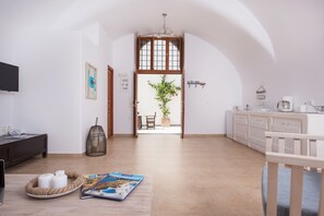 Family Apartment | Private kitchen | Mini-fridge, electric kettle, paper towels - AENAON ESTATE 1896 by K&K (Santorini)