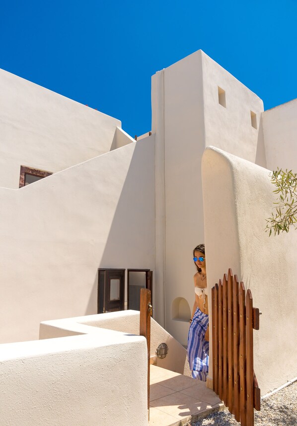 Front of property - AENAON ESTATE 1896 by K&K (Santorini)