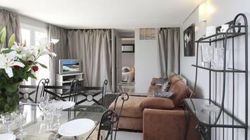 TV connectée, table de tennis de table