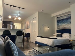 1 bedroom, desk, free WiFi, bed sheets