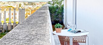 Cozy 2BD apartment near teatro romano. Claudio Marcelo
