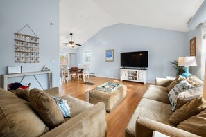 智能電視、壁爐、電子遊戲、足球機