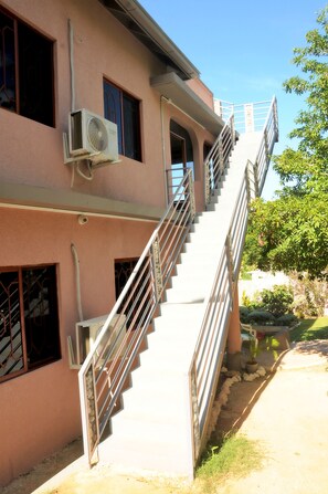 Exterior - vision with dreams villa (Runaway Bay)