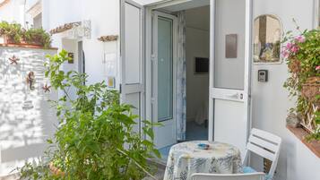 Standard Room | Frette Italian sheets, premium bedding, free minibar, in-room safe