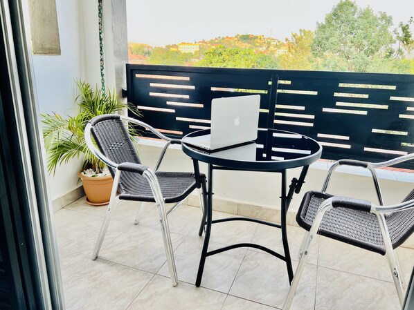 屋外ダイニングエリア