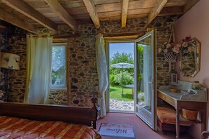 4 Schlafzimmer, Bügeleisen/Bügelbrett, Reisekinderbett, WLAN