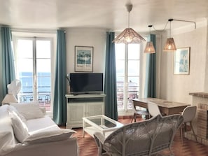 TV - Centre Ville, Quartier Historique, 200m Plages de Sable (Cannes)