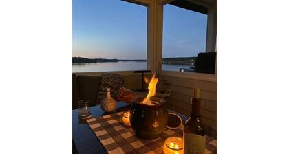 Luxury Mill River waterfront cottage w/ fireplace