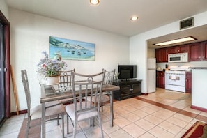 Dining - Resort Attractions (Willis)