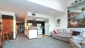 Interior - Resort Attractions (Willis)