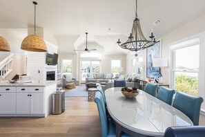 Interior - 5 Min to Beach, Pool, Hot Tub, Resort Amenities (Corolla)