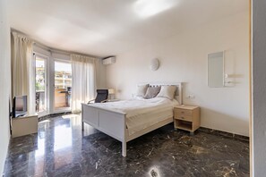 4 chambres, fer et planche à repasser, Wi-Fi gratuit, draps fournis