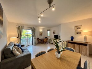 Living area - ALBUFEIRA BALAIA GOLF VILAGE 1 WITH POOL by HOMING (Albufeira)