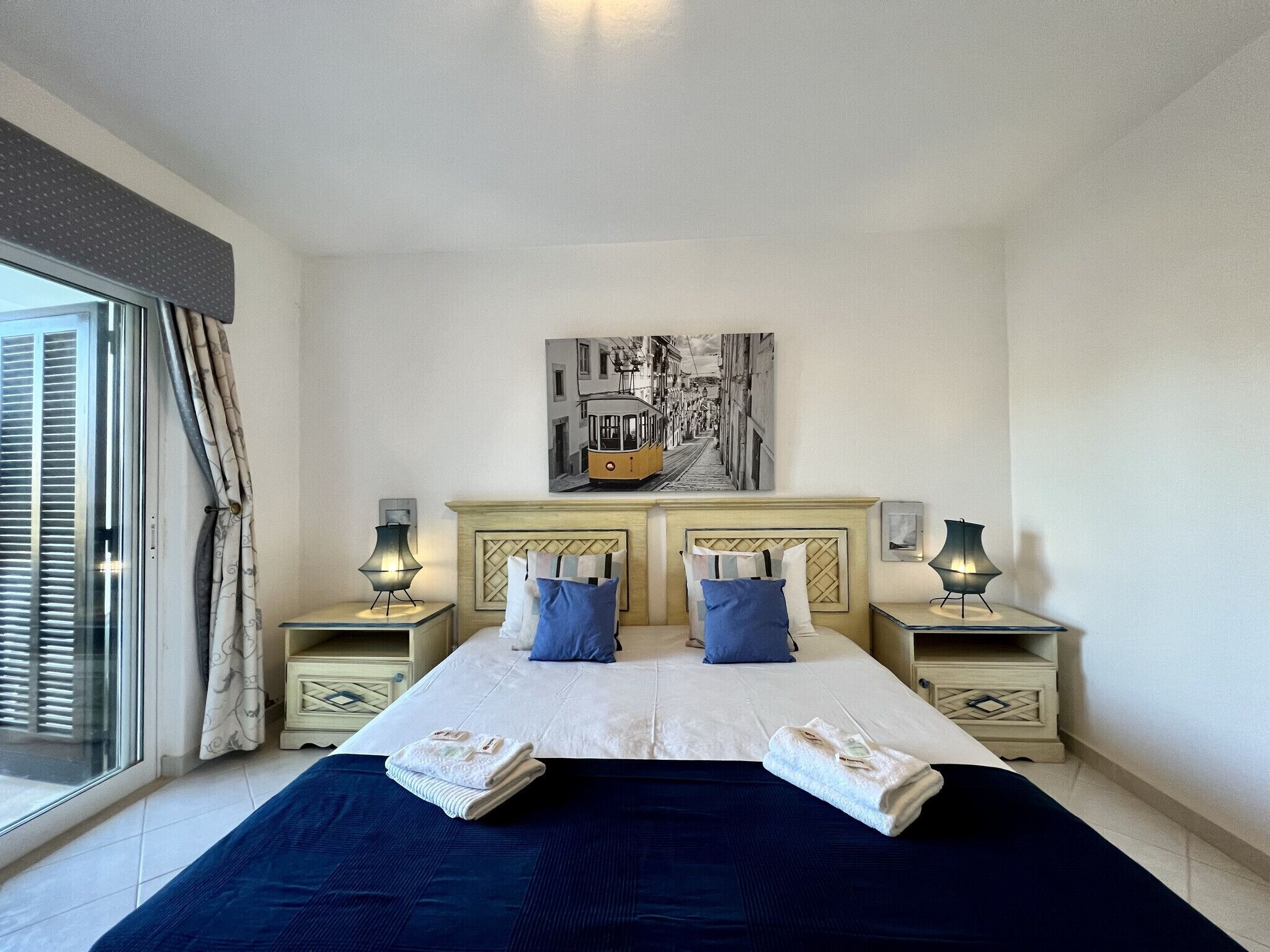 2 多间卧室、熨斗/熨衣板、免费 WiFi、床单