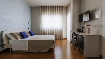 Business Double Room, 1 Double Bed, Non Smoking, Terrace | Premium bedding, down comforters, memory foam beds
