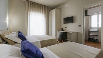 Dreibettzimmer | Hochwertige Bettwaren, Daunenbettdecken