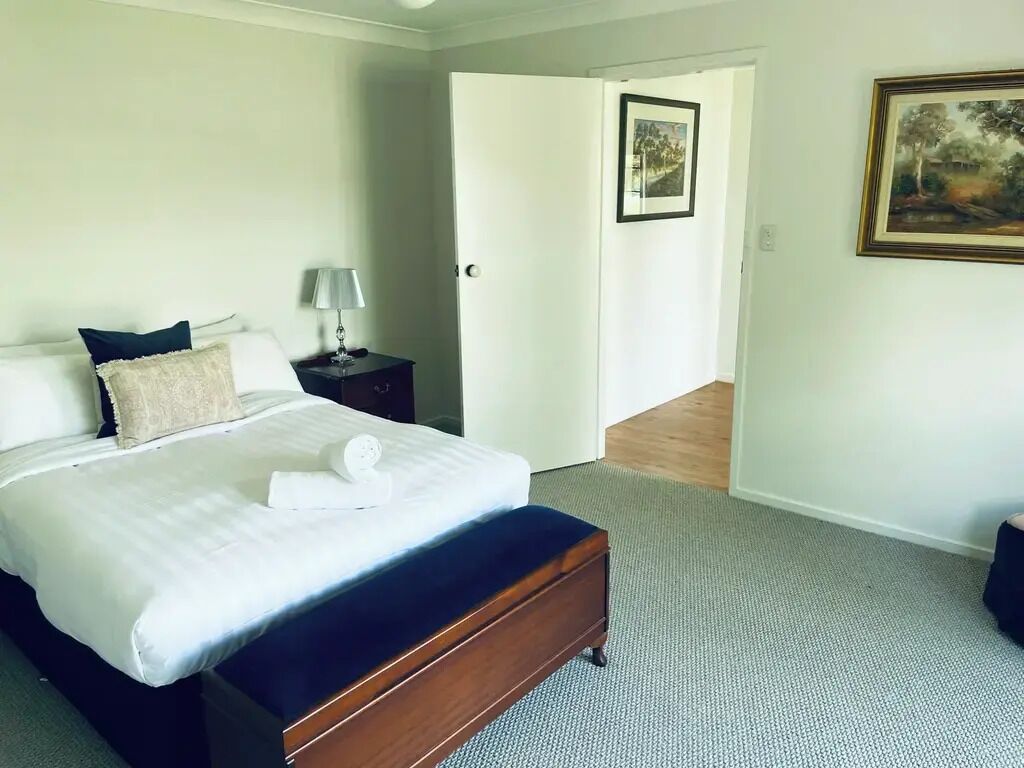 2 bedrooms, iron/ironing board, Internet, bed sheets