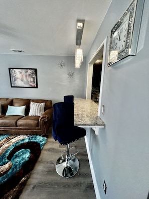 Unclassified image, 5 of 72, button - 2bd 2.5 ba Sleeps 6 Luxury Townhome, Jacksonville NC. Close To Camp Lejeune (Jacksonville)