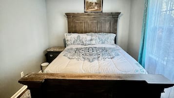 2 bedrooms, iron/ironing board, free WiFi, bed sheets