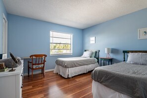 2 dormitoris, planxa i posts de planxar, wifi i roba de llit 