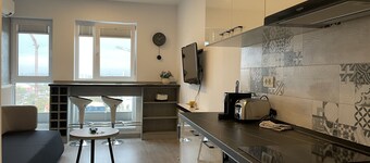 4 Room Penthouse Terrace W18-W19