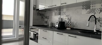 4 Room Penthouse Terrace W18-W19