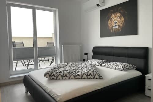 Signature Penthouse | 3 bedrooms, Egyptian cotton sheets, premium bedding, down comforters