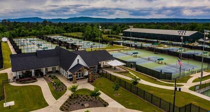 3 Bed 2 Bath Renovated Cozy Rustic Home