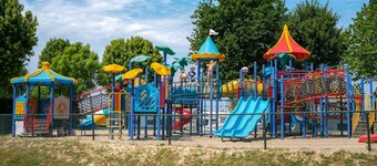 Tiny River House 2 Guest