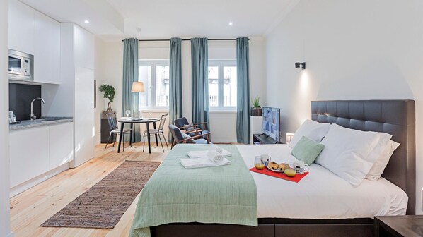 Fer et planche à repasser, Wi-Fi gratuit, draps fournis