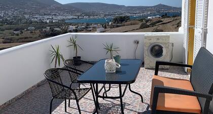 Penthouse studio overlooking Paroikia Bay!