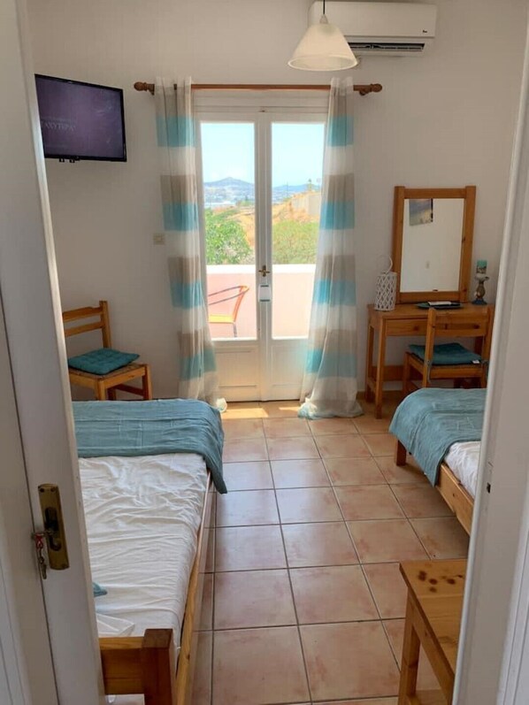 1 chambre, bureau, Wi-Fi gratuit, draps fournis