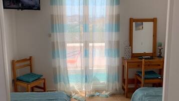 1 bedroom, desk, free WiFi, bed sheets