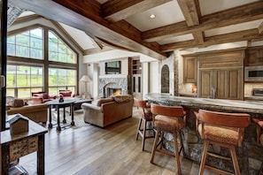 Condo, 4 Bedrooms | Dining