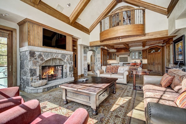 Condo, 4 Bedrooms | Living area | Smart TV