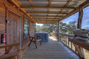 Terrace/patio - Mesquite Cabin w/Hot-Tub + Hill Country Views! (Fredericksburg)
