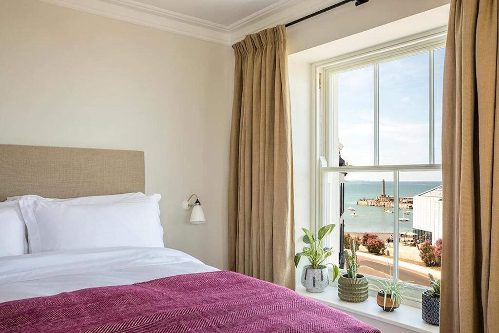 Egyptian cotton sheets, premium bedding, individually decorated