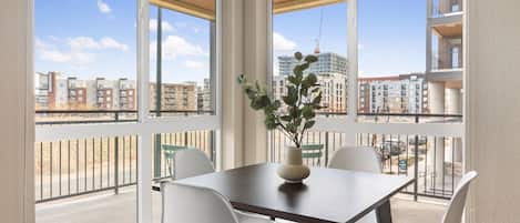 Classic-Apartment, Nichtraucher (Self Check-in with Virtual Front Desk) | Esszimmer