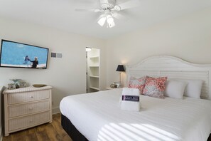 1 bedroom, internet, bed sheets - Sea Cabins 2B - Newly Renovated, Heated Community Pool, Deeded Beach Access! (Miramar Beach)