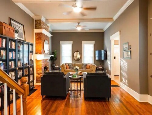 Charming Home just off Bardstown Rd