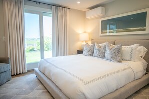 5 habitaciones, tabla de planchar con plancha, cuna de viaje y wifi 