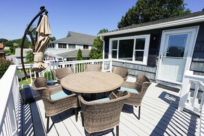 Outdoor dining - Escape to Onset - Updated cottage close to beaches and boating (Onset)