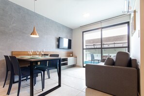 Apartment | Dining