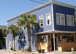 Exterior - Cozy Art Villa in Historic Charleston, SC (Charleston)